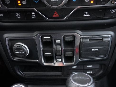 Used 2020 Jeep Gladiator Sport w/ Quick Order Package 24S image 34