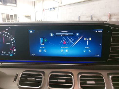 Used 2024 Mercedes-Benz GLE 450e 4MATIC image 23