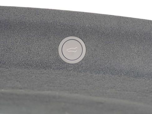 Used 2026 Tesla Model Y 2WD image 31