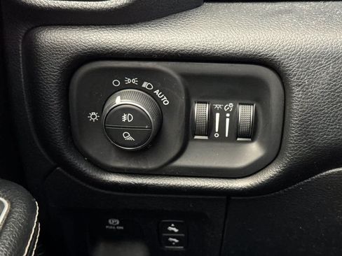 Used 2022 RAM 1500 Laramie w/ Off Road Group AWD/4WD image 29