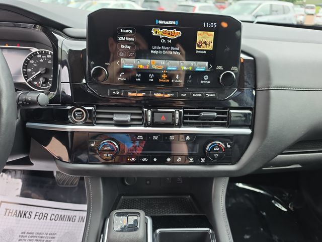 Used 2024 Nissan Pathfinder SL AWD/4WD image 17