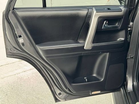 Used 2015 Toyota 4Runner SR5 RWD image 18