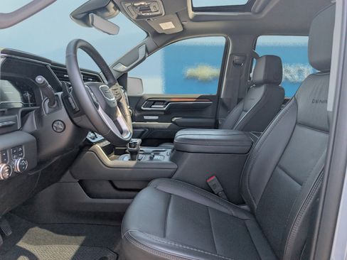 Used 2025 GMC Sierra 1500 Denali w/ Denali Reserve Package AWD/4WD image 17