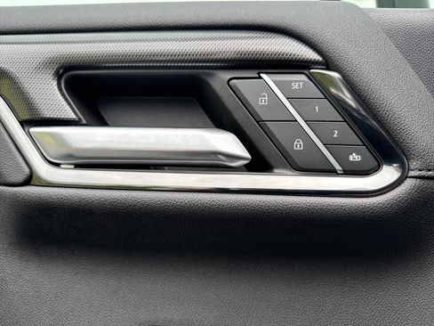 Used 2024 GMC Sierra 2500 AT4 w/ AT4 Premium Plus Package AWD/4WD image 16