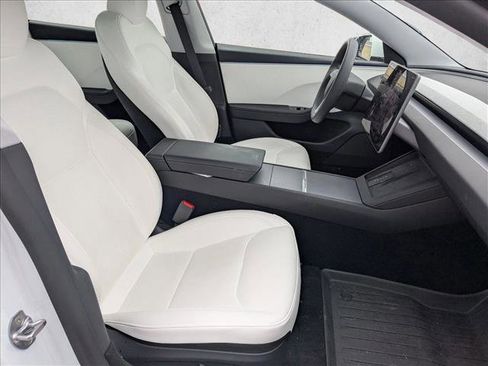 Used 2025 Tesla Model 3 Long Range image 16