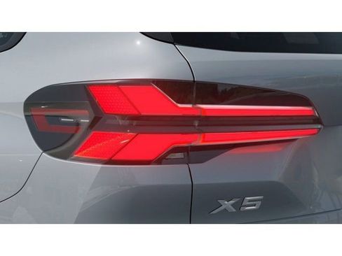 New 2026 BMW X5 xDrive50e w/ M Sport Package AWD/4WD image 8