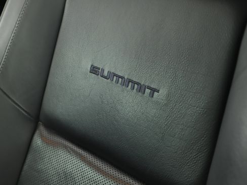 Certified 2019 Jeep Grand Cherokee Summit w/ Trailer Tow Group IV image 18