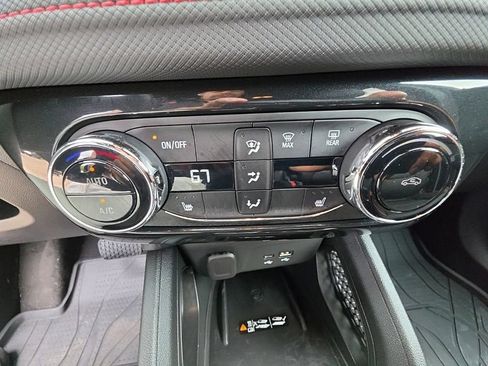 Used 2024 Chevrolet TrailBlazer RS w/ Convenience Package AWD/4WD image 17
