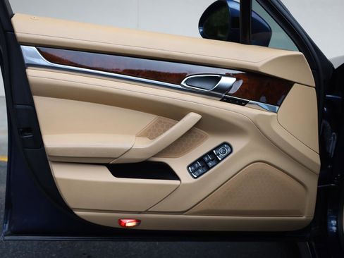 Used 2012 Porsche Panamera 4 image 12