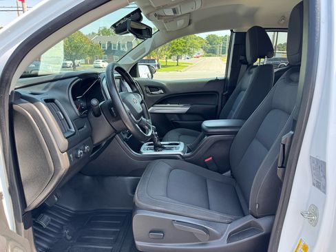 Used 2022 Chevrolet Colorado LT w/ Fleet Safety Package image 17