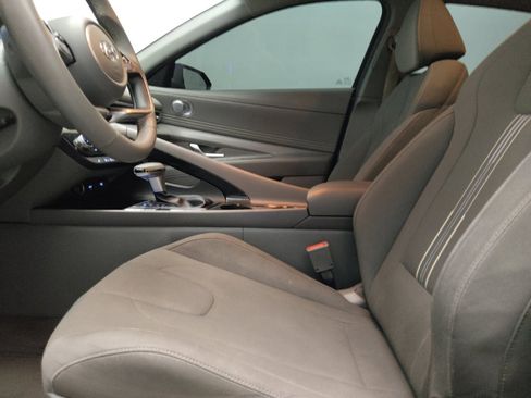 Used 2023 Hyundai Elantra SEL w/ Convenience Package FWD image 17
