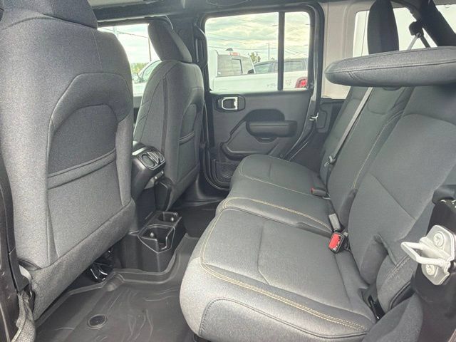 Used 2024 Jeep Wrangler Unlimited Sport AWD/4WD image 16