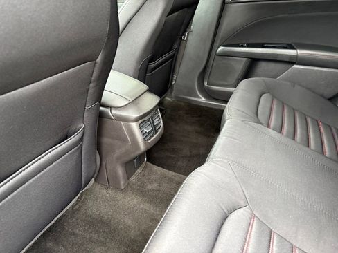 Used 2016 Ford Fusion SE FWD image 26