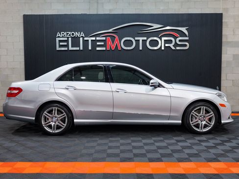 Used 2010 Mercedes-Benz E 550 4MATIC Sedan image 11