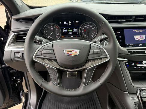 New 2026 Cadillac XT5 Sportv w/ LPO, Onyx Lite Package image 13