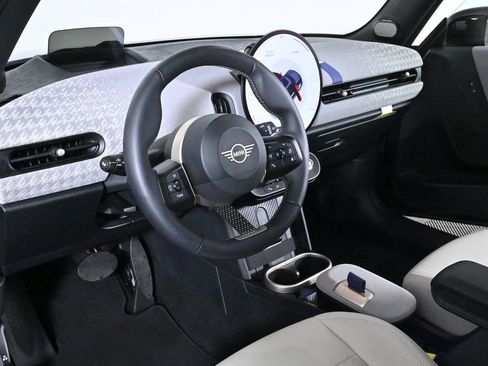 Certified 2025 MINI Cooper S image 13