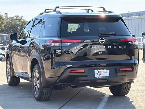 New 2026 Nissan Pathfinder SV image 5