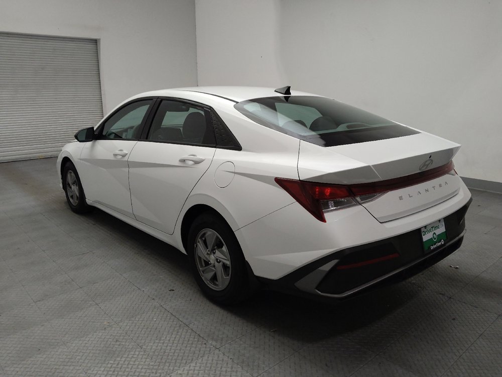 Used 2025 Hyundai Elantra SE FWD image 5