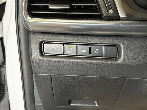 Used 2022 Kia Telluride LX AWD/4WD image 18