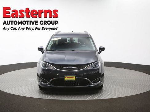 Used 2020 Chrysler Pacifica Touring-L FWD image 55