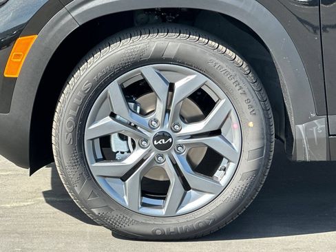 New 2026 Kia Seltos LX FWD image 24