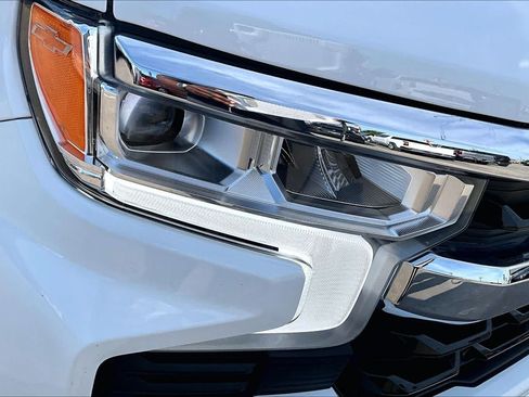 Used 2023 Chevrolet Silverado 1500 LT AWD/4WD image 28