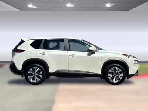 Used 2023 Nissan Rogue SV FWD image 8