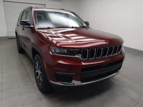Used 2023 Jeep Grand Cherokee L Limited AWD/4WD image 13