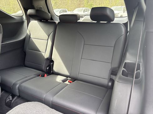 Used 2024 Chevrolet Traverse RS image 26