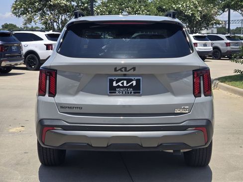 Certified 2025 Kia Sorento SX AWD/4WD image 13