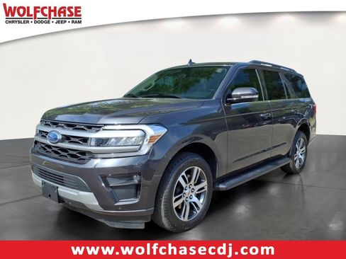 Used 2024 Ford Expedition XLT RWD image 1