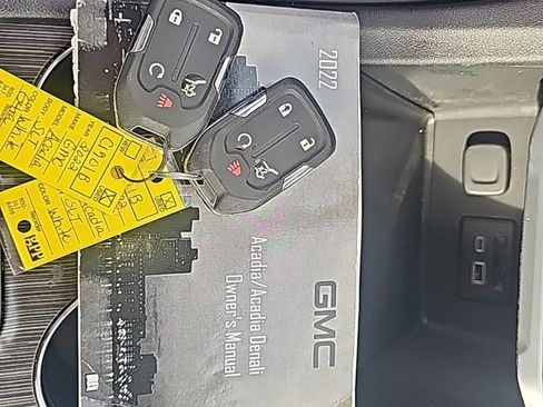 Certified 2022 GMC Acadia SLT w/ Elevation Edition image 27