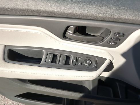 Certified 2024 Honda Odyssey EX-L image 17