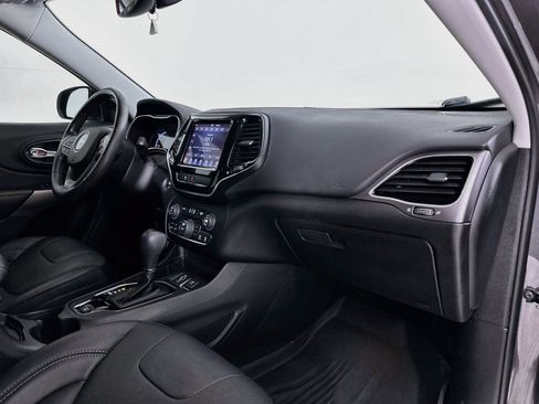 Used 2019 Jeep Cherokee Limited FWD image 29