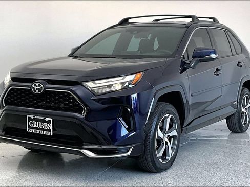 Used 2025 Toyota RAV4 SE AWD/4WD image 14