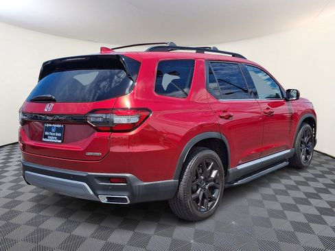 Used 2025 Honda Pilot Touring image 7