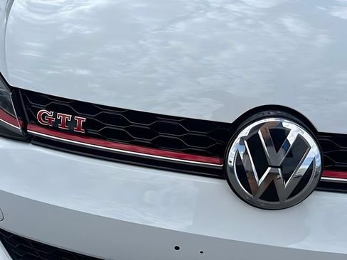 Used 2021 Volkswagen GTI SE FWD image 9