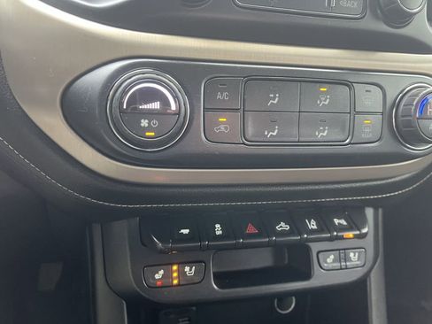 Used 2021 GMC Canyon Denali image 26