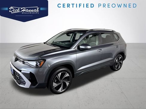Certified 2025 Volkswagen Taos SE AWD/4WD image 1