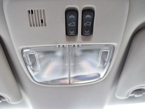 Used 2011 Chevrolet HHR LT image 15