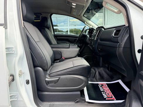 Used 2017 Nissan Titan S AWD/4WD image 31