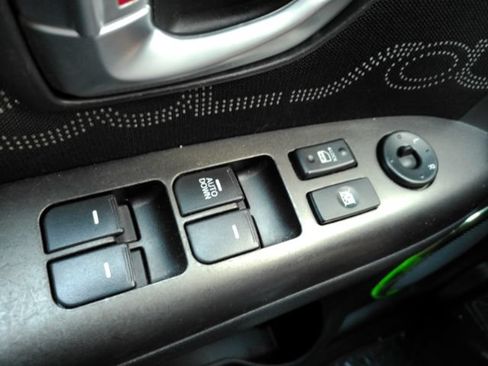 Used 2012 Kia Soul + w/ Audio Pkg FWD image 31