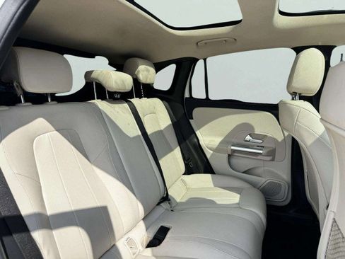 Used 2023 Mercedes-Benz GLA 250 w/ Premium Package image 43