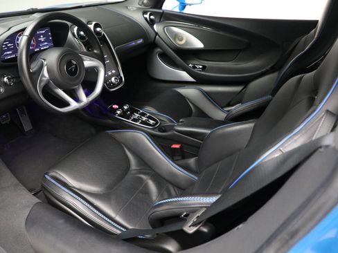 Used 2021 McLaren GT RWD image 23