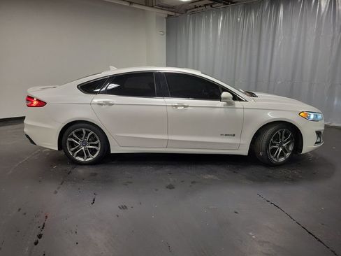 Used 2019 Ford Fusion Titanium image 10