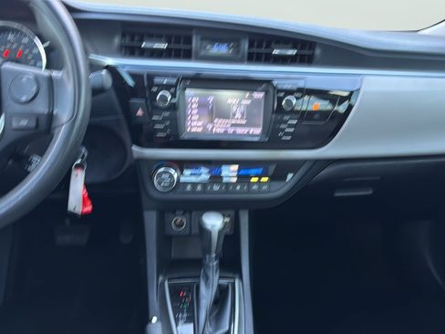 Used 2016 Toyota Corolla LE FWD image 15