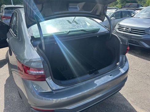Used 2023 Volkswagen Jetta SE FWD image 11