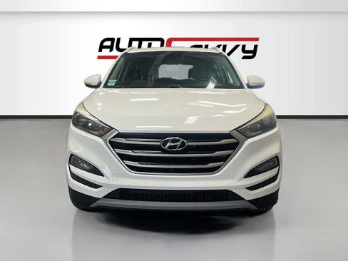 Used 2017 Hyundai Tucson Sport image 2