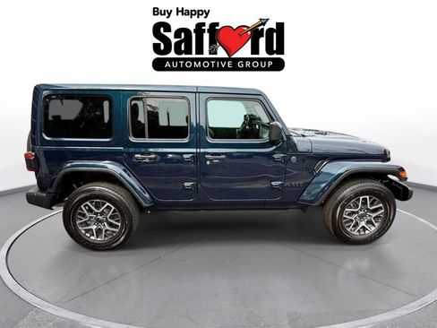 Used 2025 Jeep Wrangler Unlimited Sahara AWD/4WD image 8