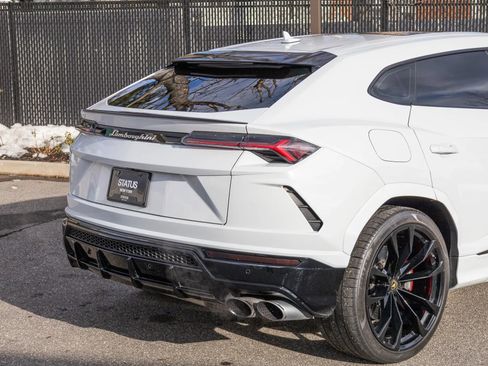 Used 2022 Lamborghini Urus image 26